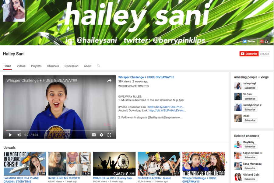 Hailey+Sanis+YouTube+home+page+as+berrypinklips.