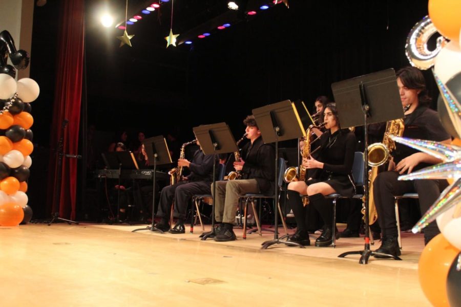 Jazz band performs during the second half of the talent show. Photo by Pariss Chami.