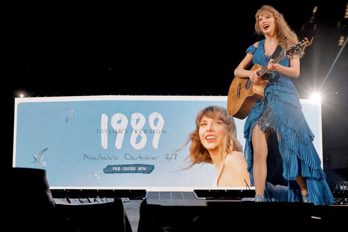 Taylor Swift announces 1989 (Taylor’s Version) on 8/9. 